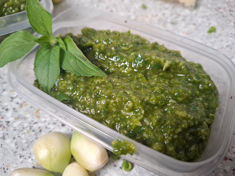 Pesto citroenbasilicum